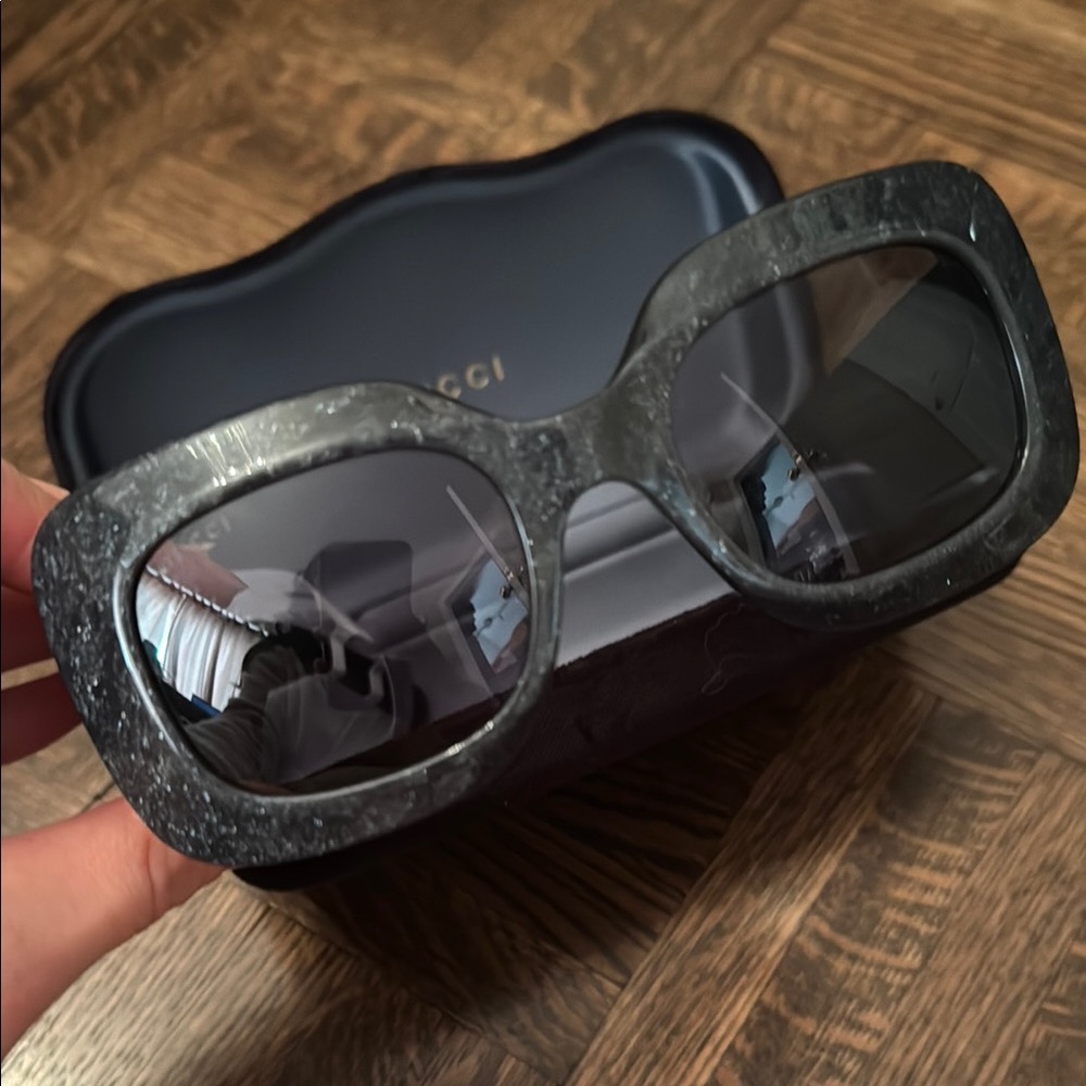Gucci Sunglasses - Picture 5 of 13